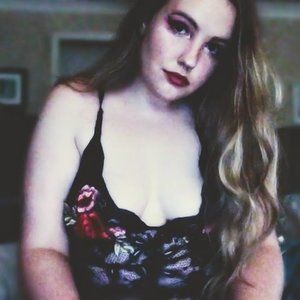 Meet your Posher, Carly